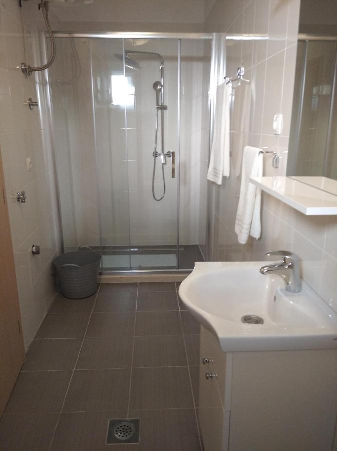 Apartmani Perak Mimice Zewnętrze zdjęcie