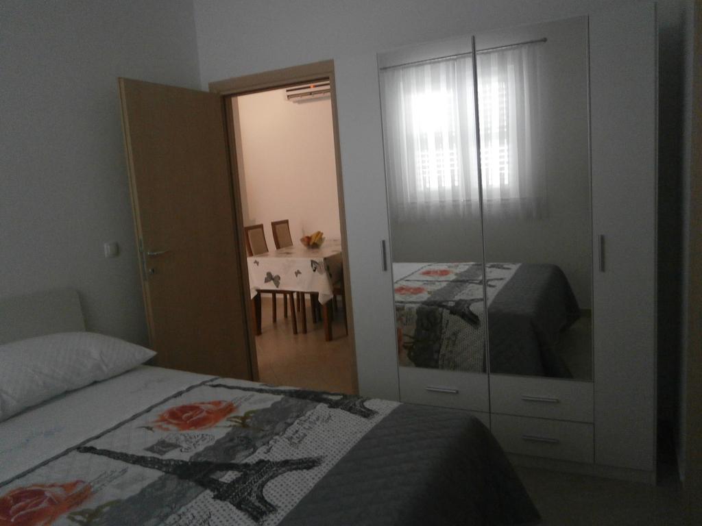 Apartmani Perak Mimice Zewnętrze zdjęcie